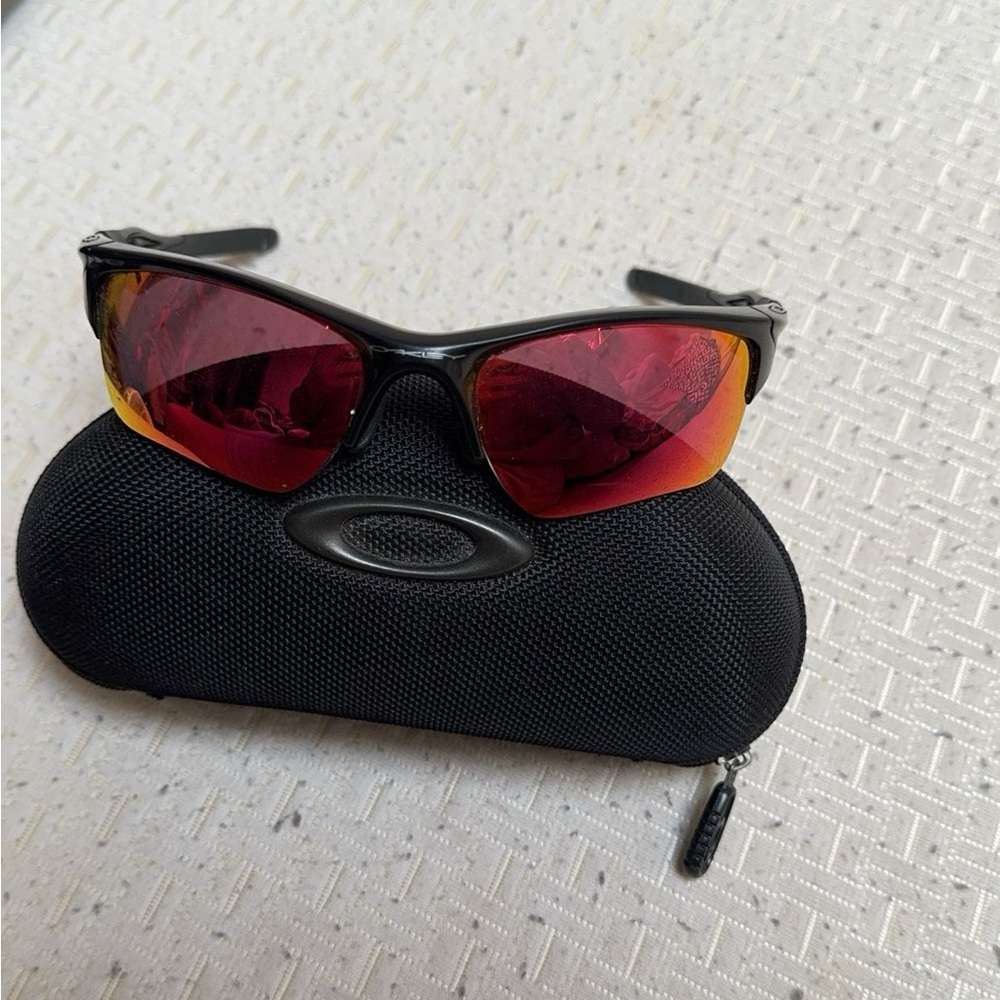 Don’t wear them anymore. Super good condition and barely worn. Shoot me prices.